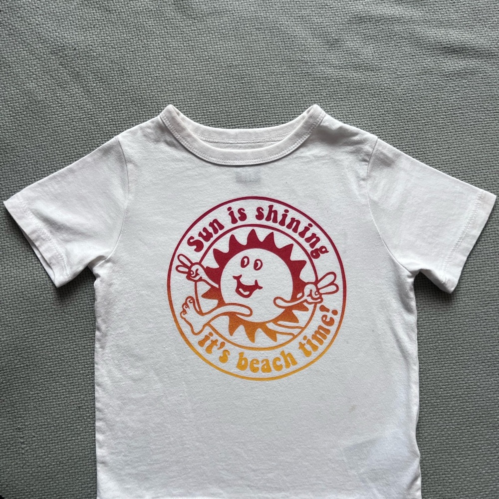 Gap boy printed white short sleeve t-shirt size 4T organic cotton